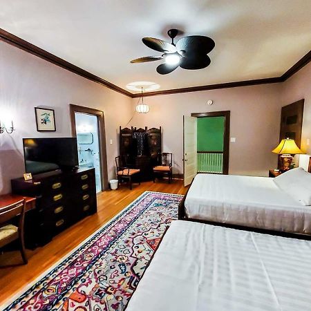 The York Chester Inn 가스토이나 외부 사진
